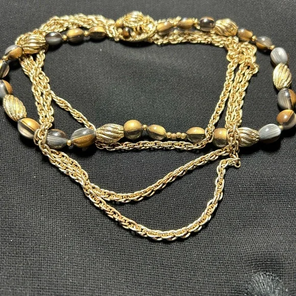 VTG Gorgeous MCM Heavy Gold beaded choker. Some beads are missing from clasp. - Picture 7 of 9